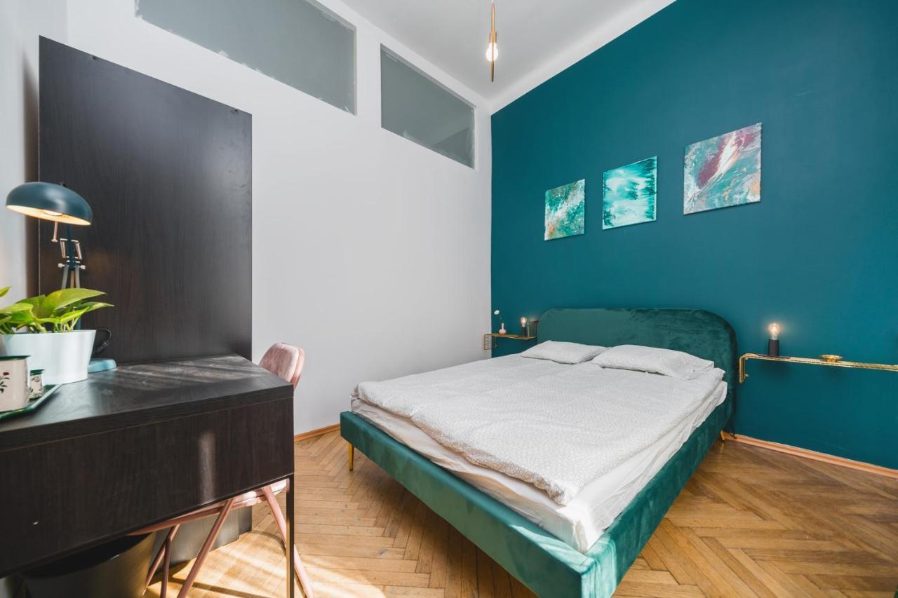 Apartment 2 Bedroom Next To The Main Railway Station - By Upstairs Krakow
